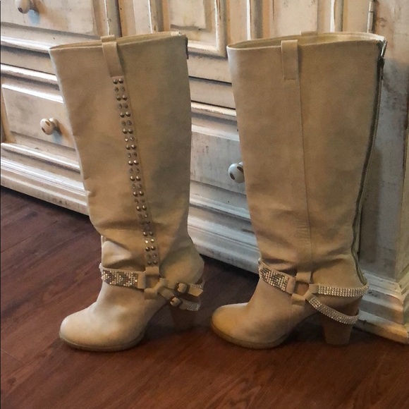 Cream Colored zip up boots with crystal detail - Picture 3 of 4